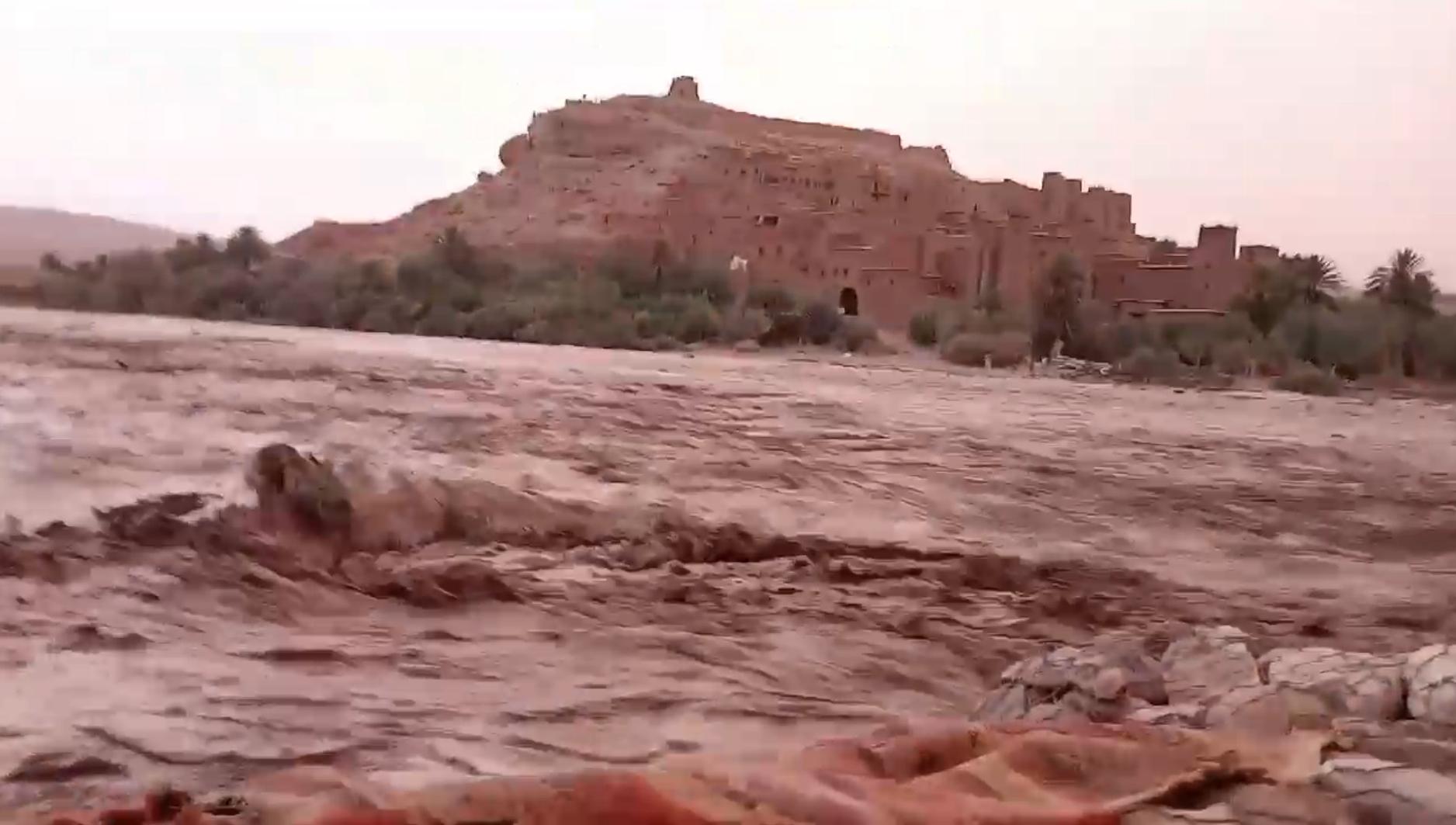 Ait Ben Haddou, Oued en crue sur la route des caravanes